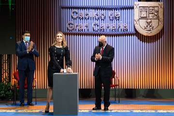 El Cabildo entrega sus honores y distinciones a 19 personas y entidades por su labor en favor de la sociedad grancanaria/TA.